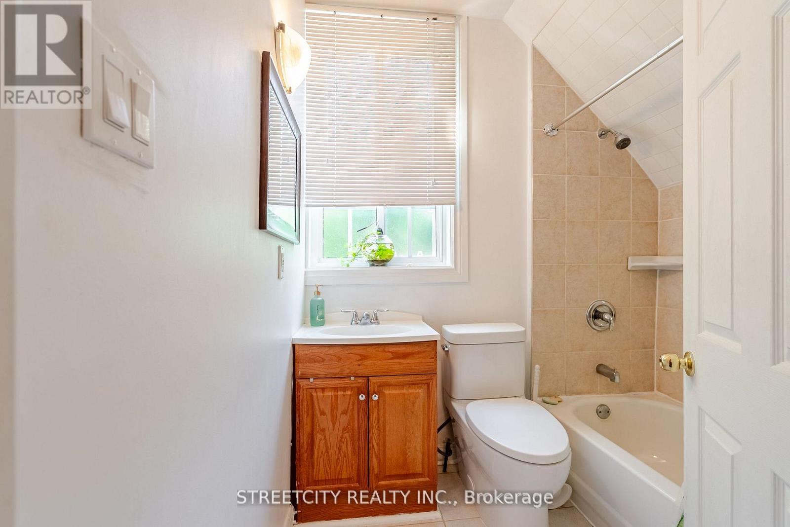 230 Hill Street, London East, Ontario  N6B 1C9 - Photo 16 - X12554940