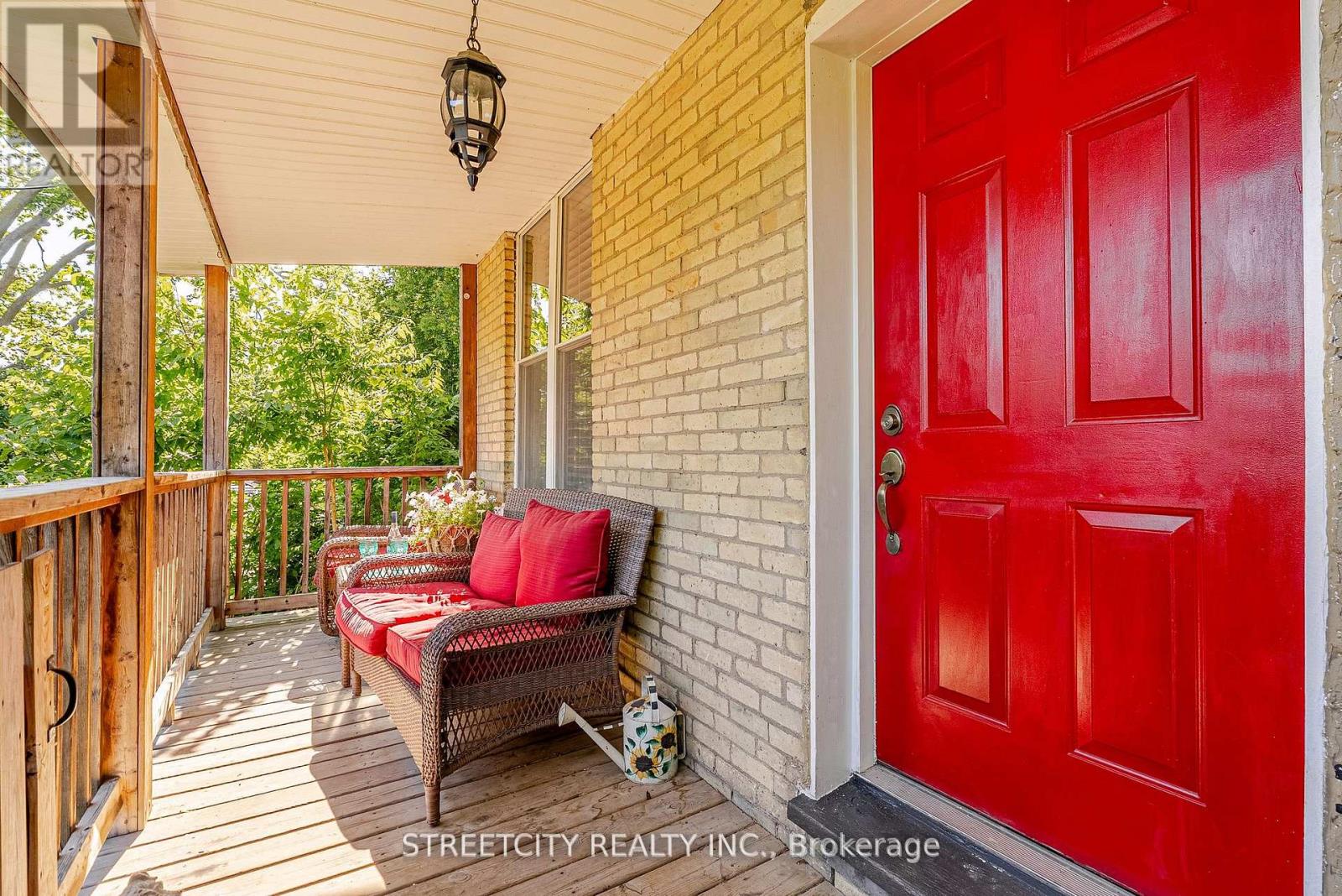 230 Hill Street, London East, Ontario  N6B 1C9 - Photo 2 - X12554940