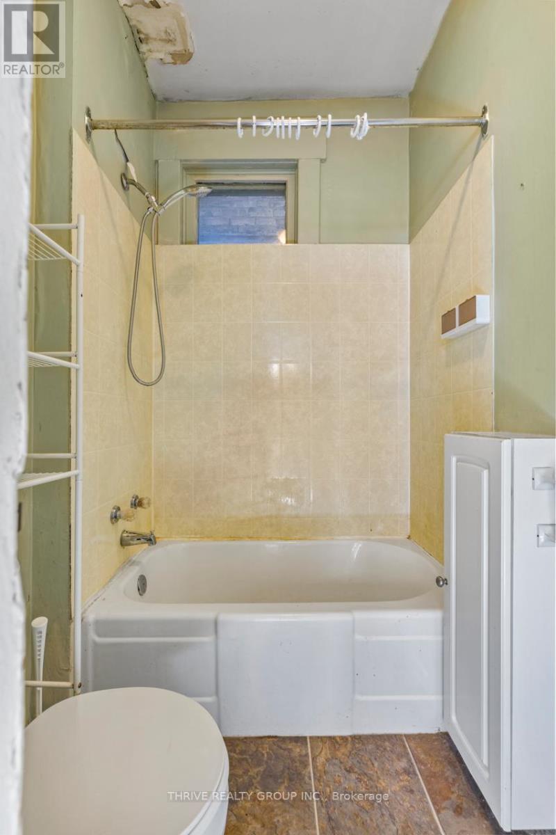 11 Forest Avenue, St. Thomas, Ontario  N5R 2J1 - Photo 16 - X12554988