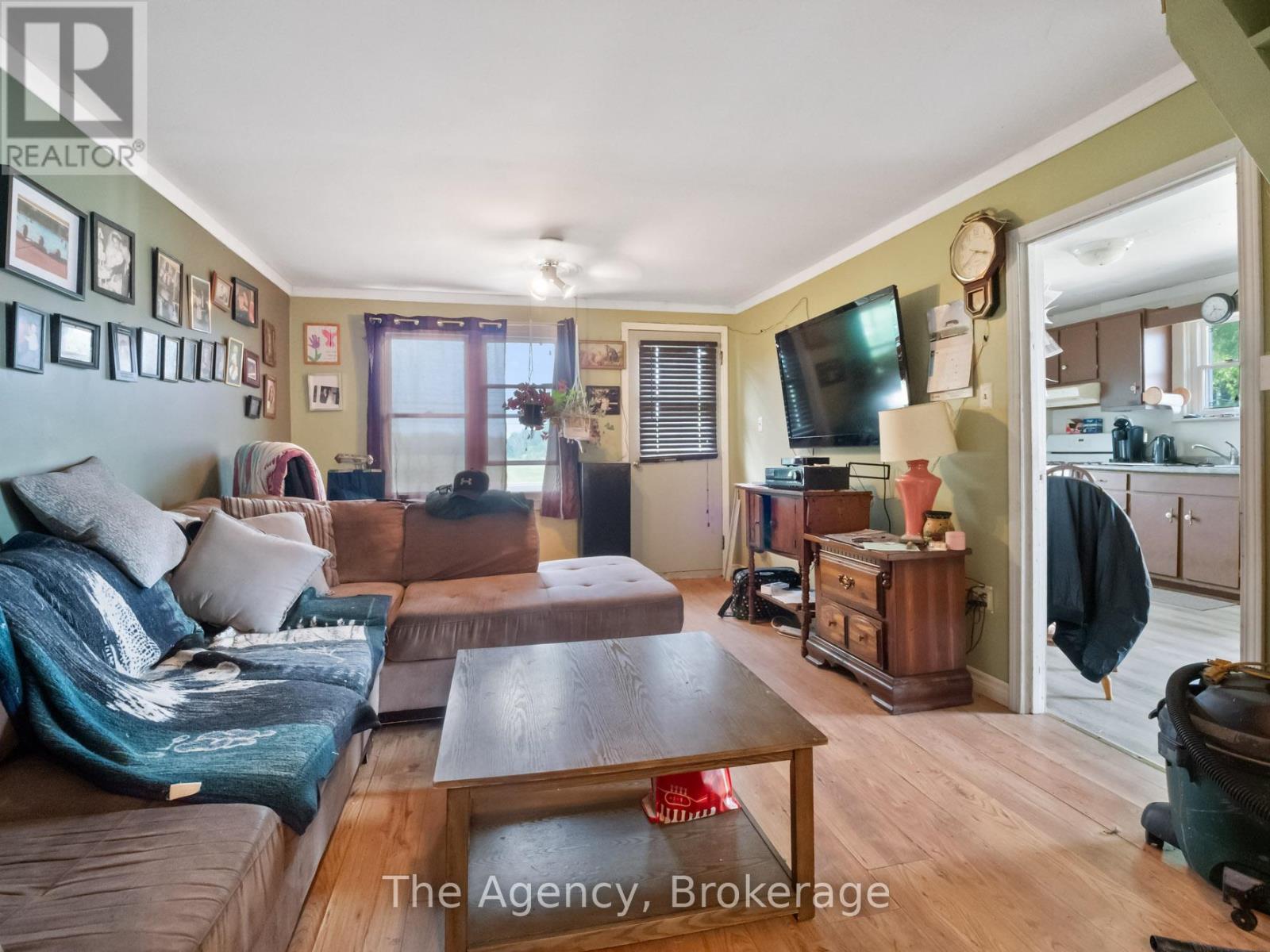 567 Killaly Street E, Port Colborne, Ontario L3K 2J8 - Photo 5 - X12289574