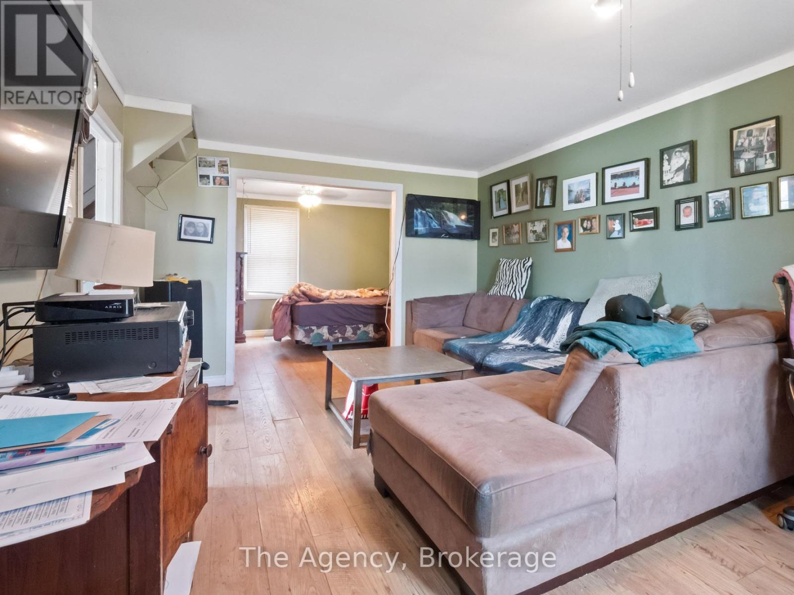 567 Killaly Street E, Port Colborne, Ontario L3K 2J8 - Photo 7 - X12289574