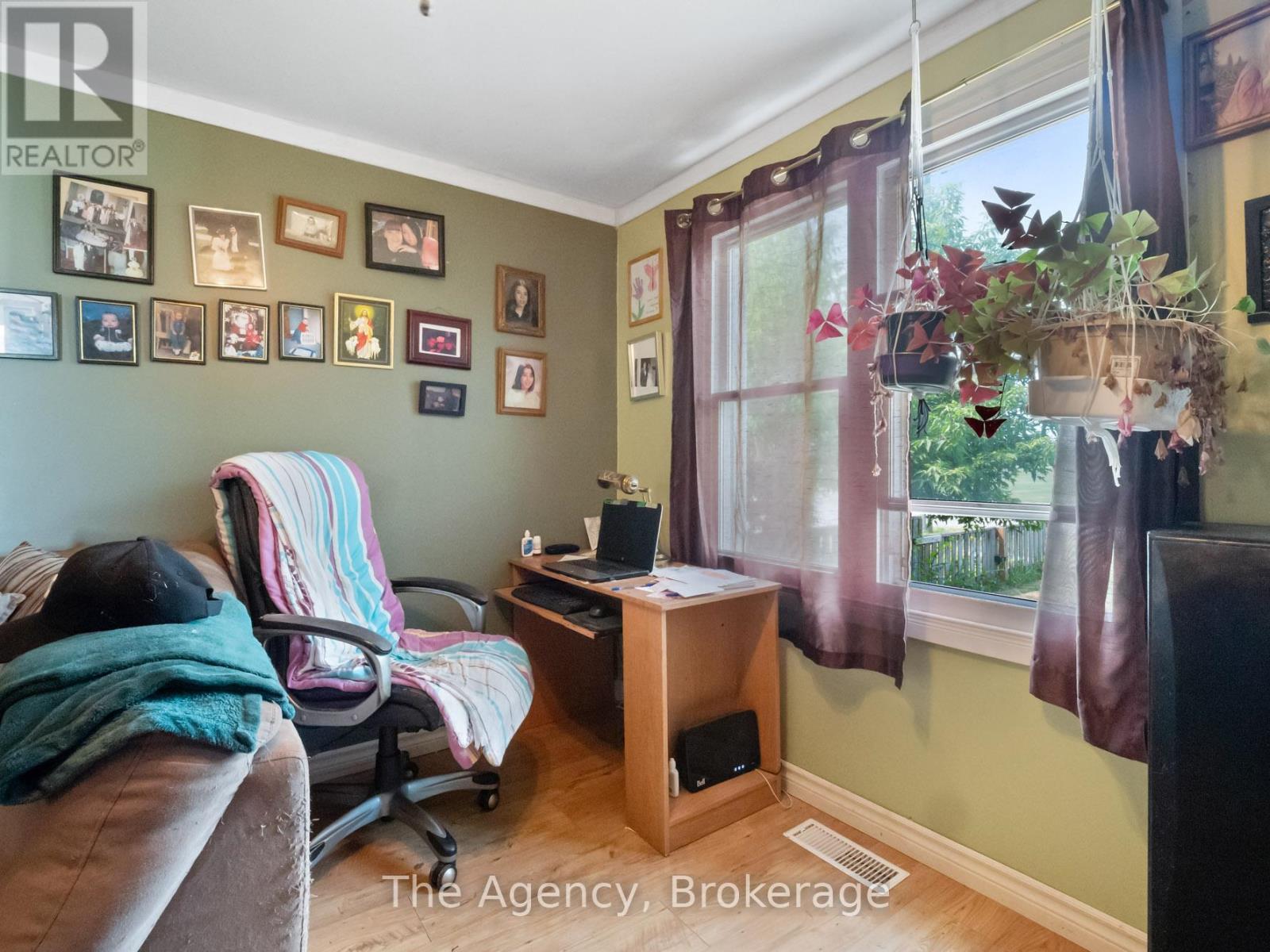 567 Killaly Street E, Port Colborne, Ontario L3K 2J8 - Photo 8 - X12289574