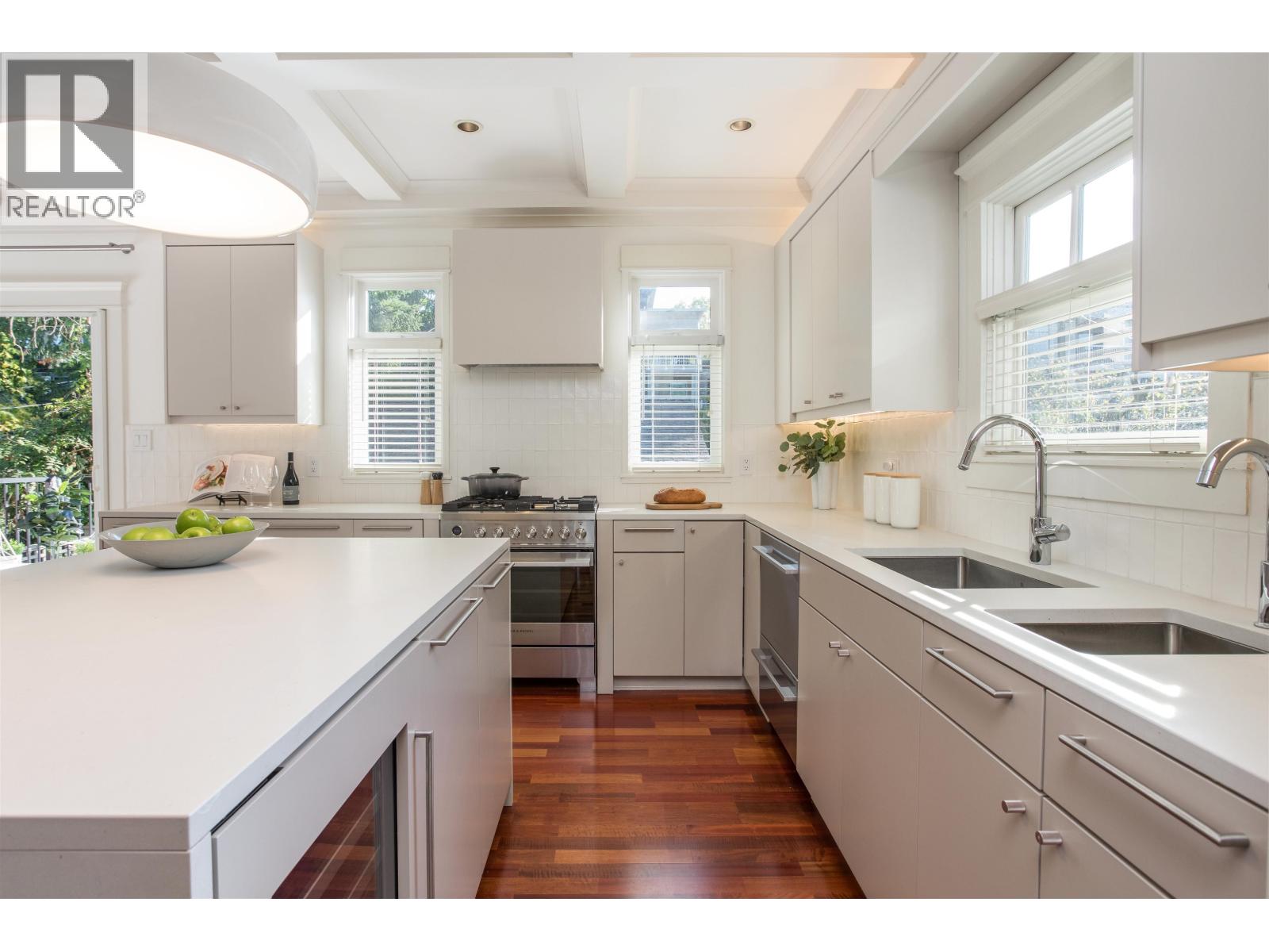 3242 W 3rd Avenue, Vancouver, British Columbia  V6K 1N4 - Photo 8 - R3055205