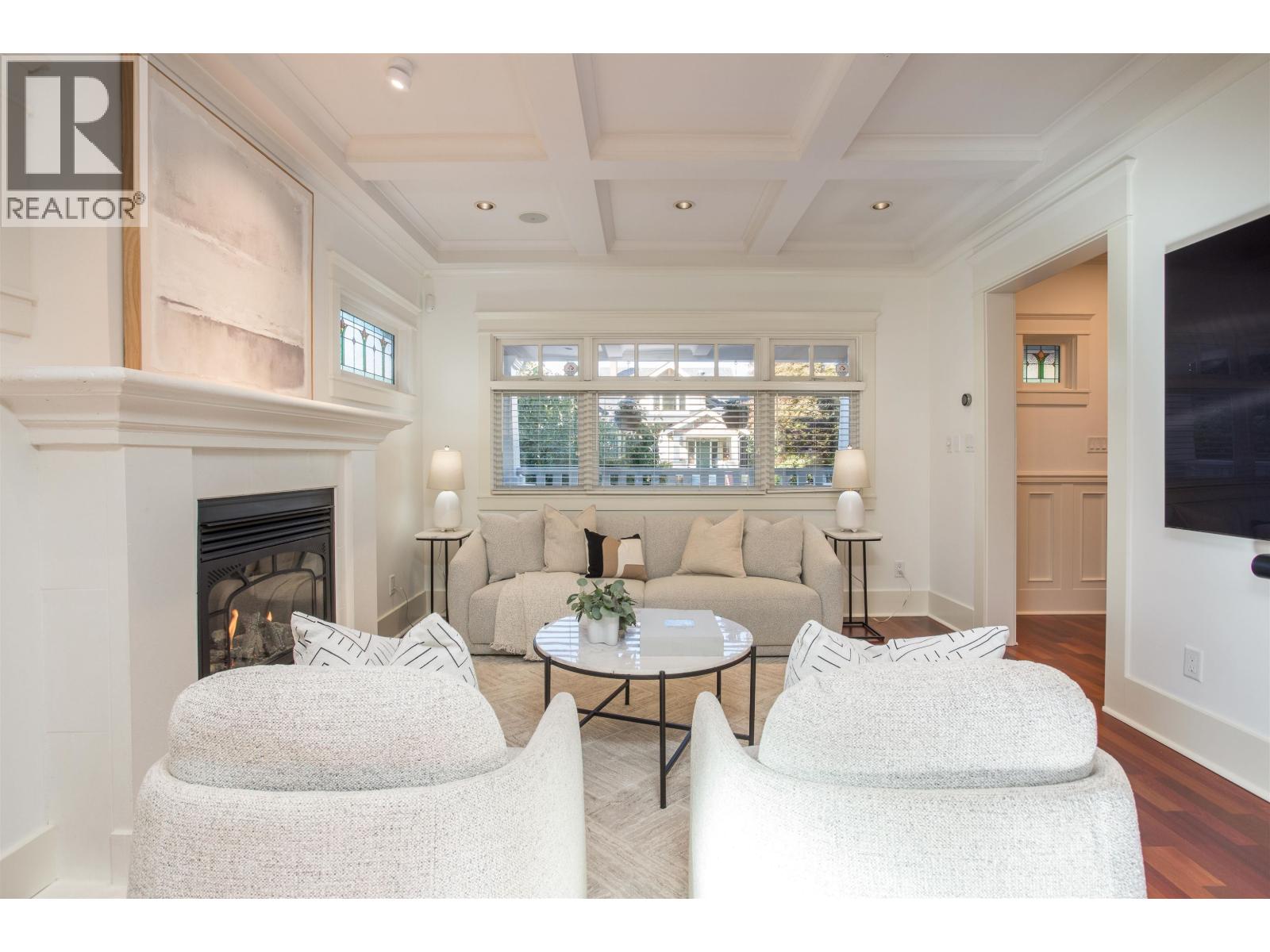 3242 W 3rd Avenue, Vancouver, British Columbia  V6K 1N4 - Photo 2 - R3055205