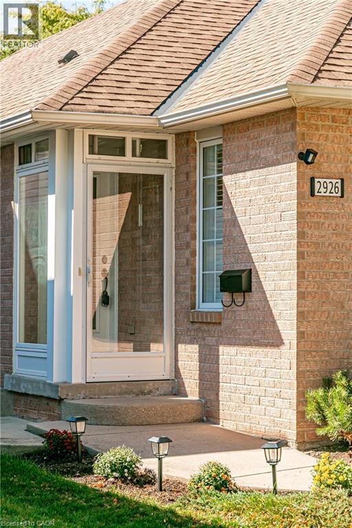 2926 Addison Street, Burlington, Ontario L7M 4K4 - Photo 3 - 40774369