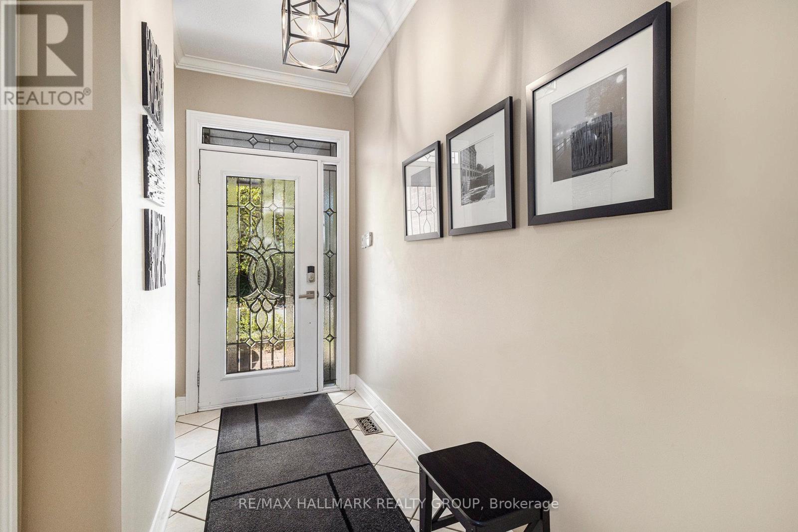 56 Kings Landing Private, Ottawa, Ontario  K1S 5P8 - Photo 4 - X12554832