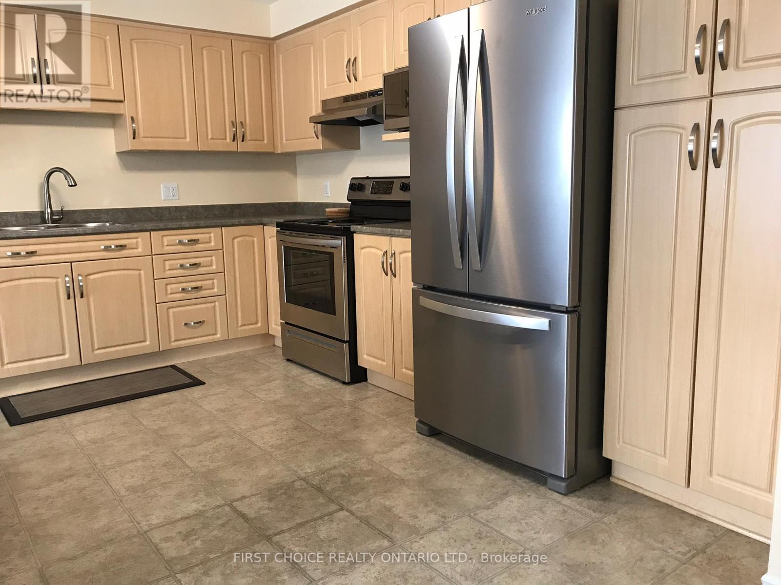 1547 Vercheres Street, Ottawa, Ontario  K1C 7C7 - Photo 5 - X12554892