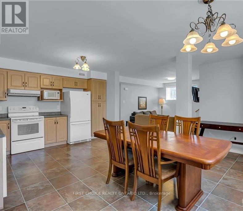 1547 Vercheres Street, Ottawa, Ontario  K1C 7C7 - Photo 6 - X12554892