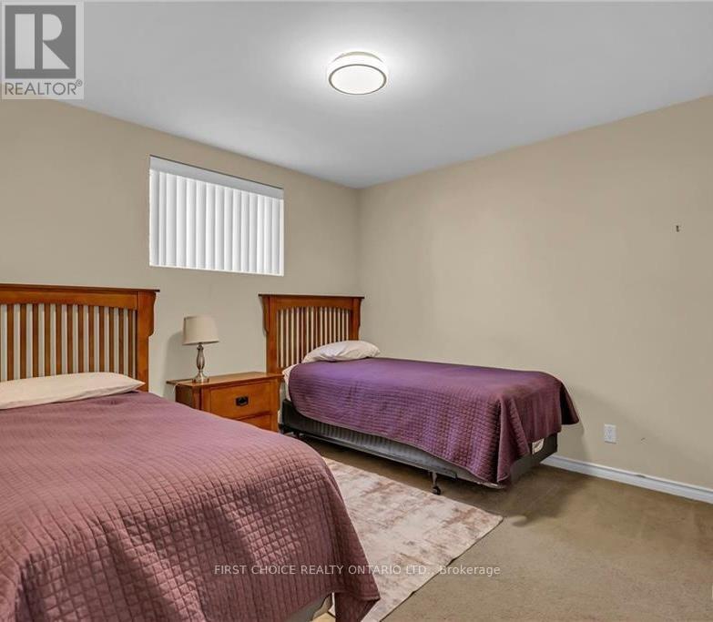 1547 Vercheres Street, Ottawa, Ontario  K1C 7C7 - Photo 7 - X12554892