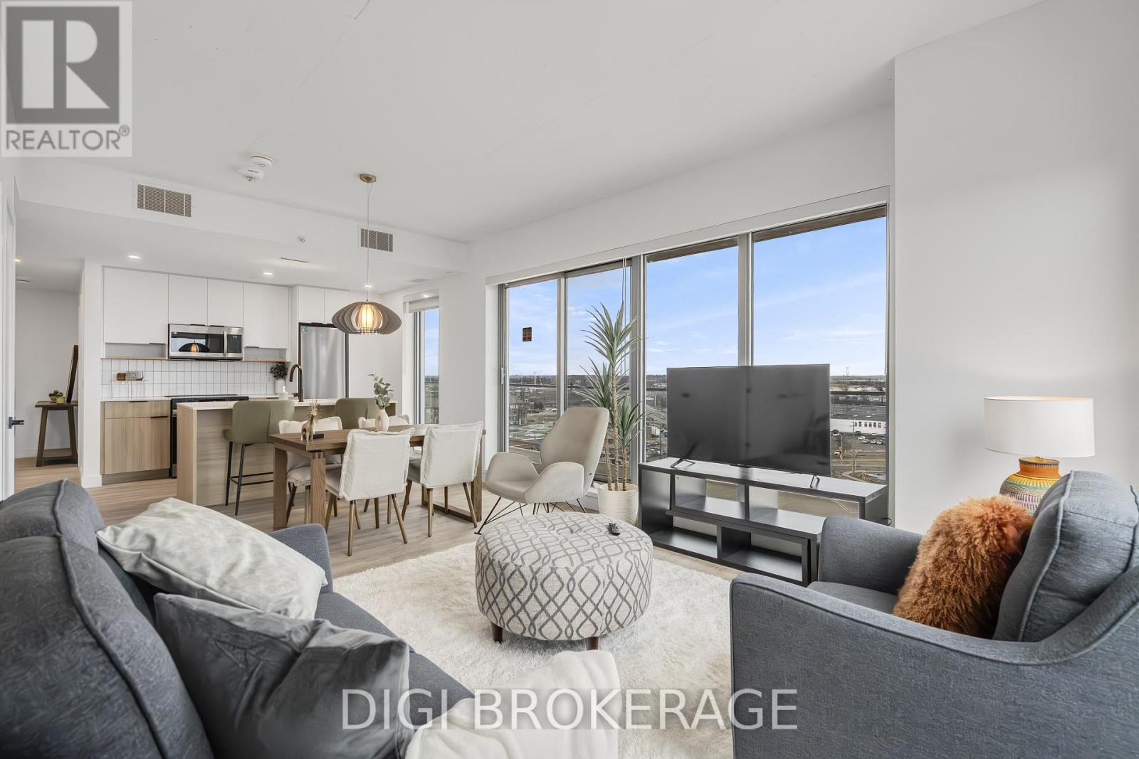 207 - 1240 Cummings Avenue, Ottawa, Ontario  K1J 0E3 - Photo 2 - X12554912