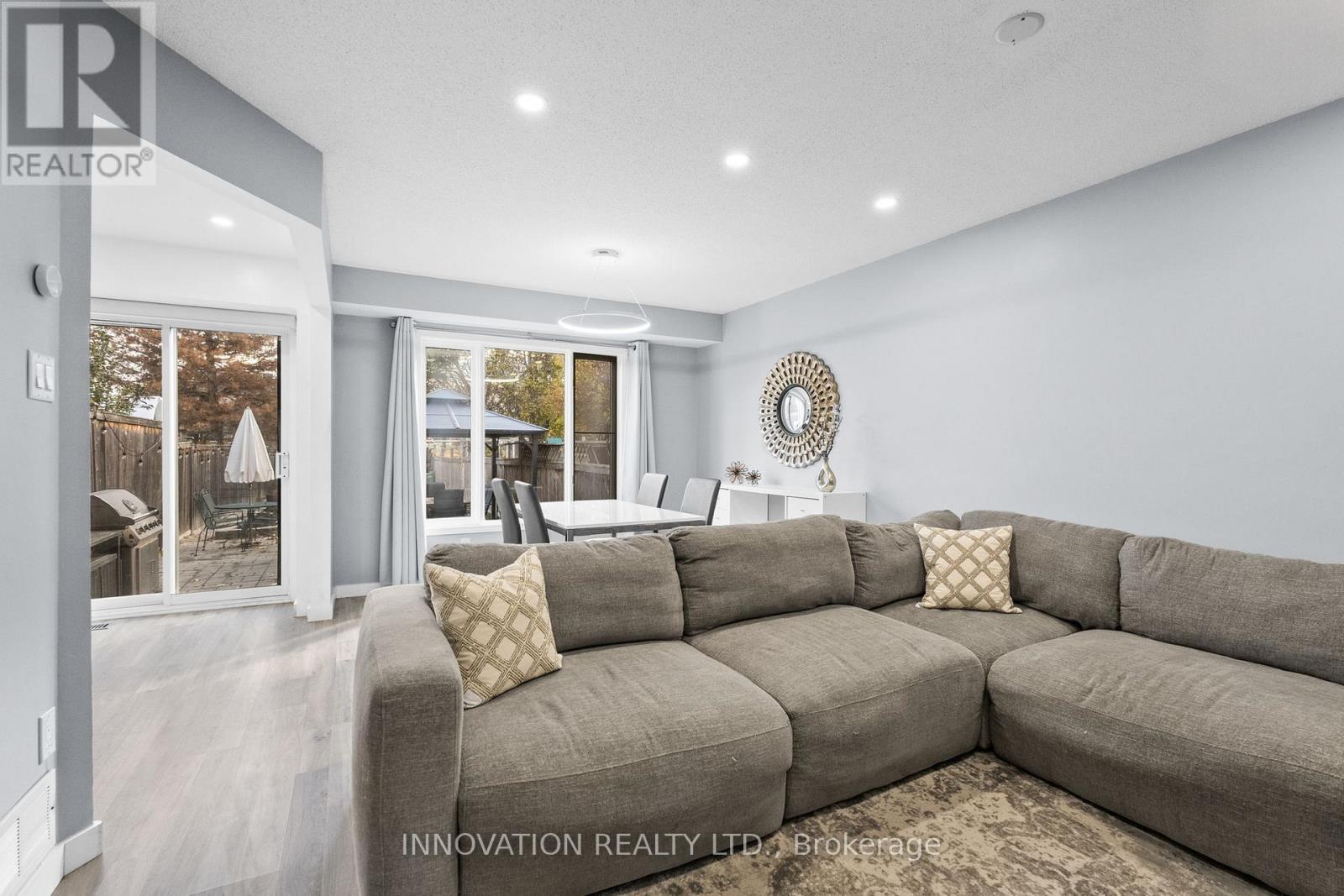 20 Banchory Crescent, Ottawa, Ontario  K2K 2V4 - Photo 7 - X12554954