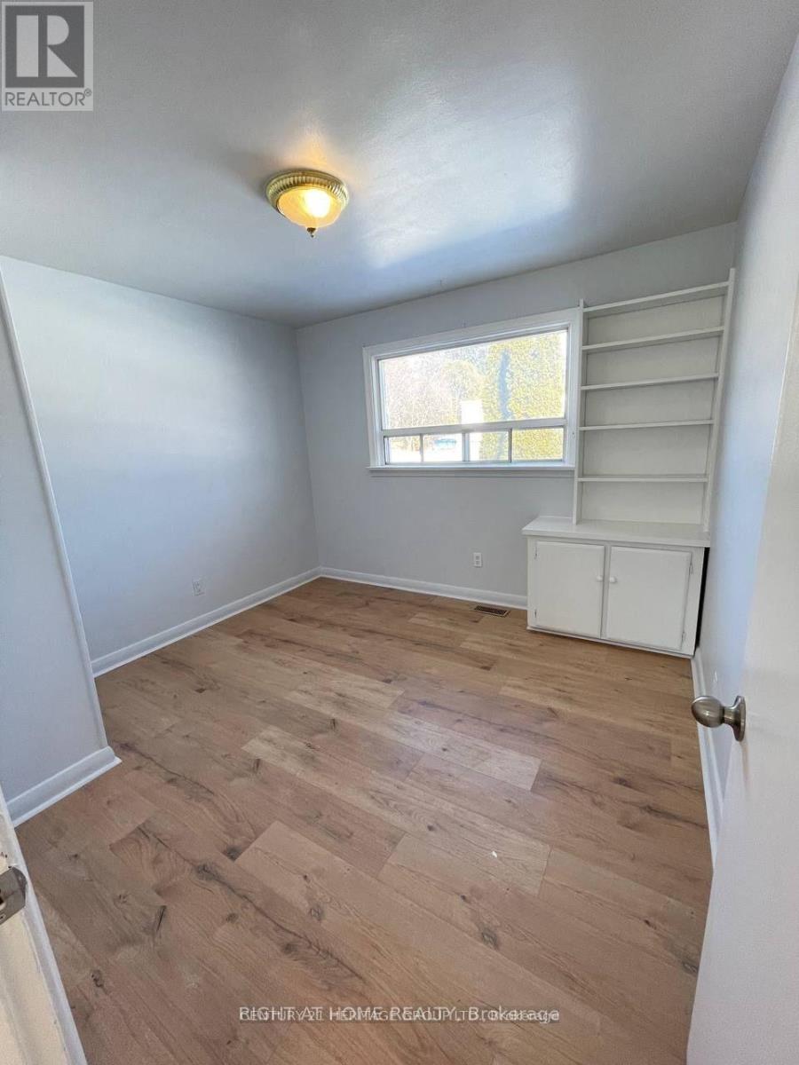 262 Scott Avenue, Newmarket, Ontario  L3Y 4R5 - Photo 11 - N12554558