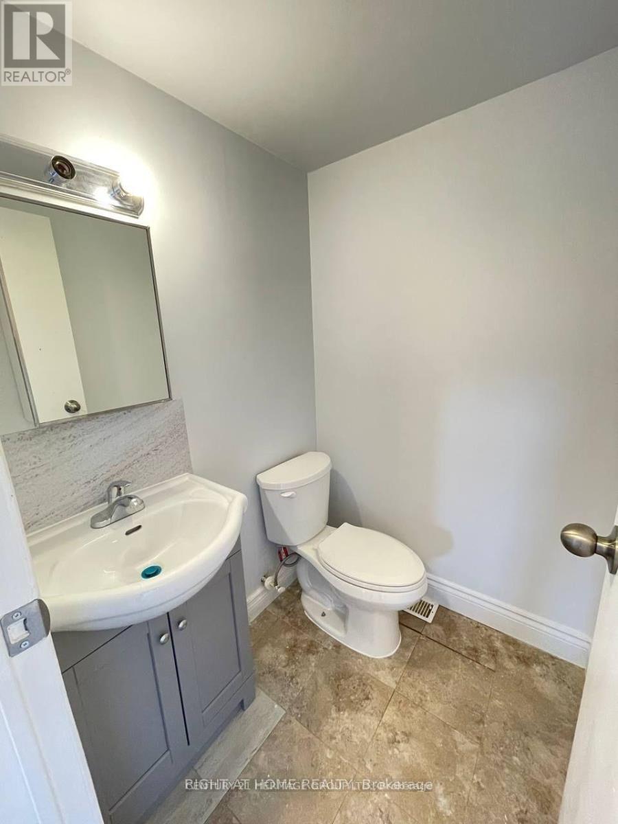 262 Scott Avenue, Newmarket, Ontario  L3Y 4R5 - Photo 13 - N12554558