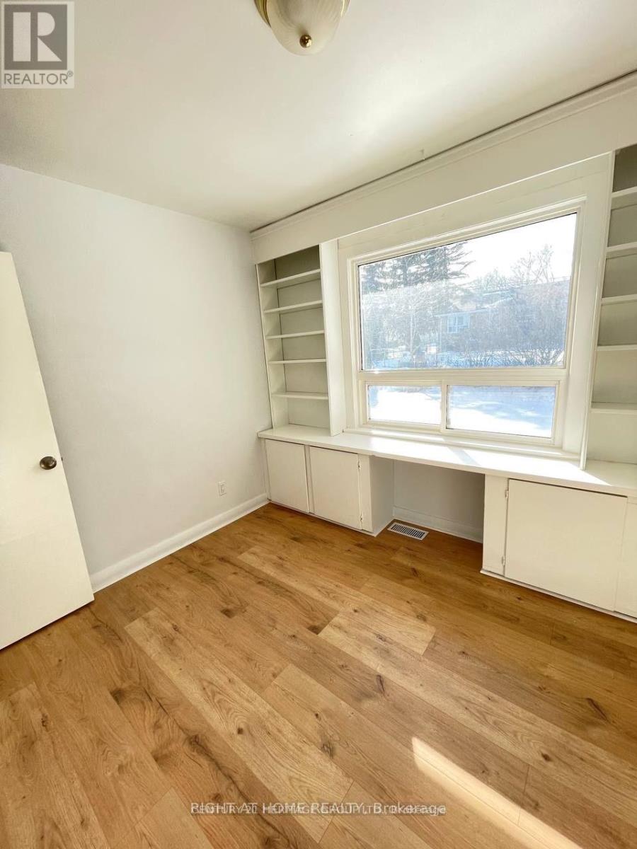 262 Scott Avenue, Newmarket, Ontario  L3Y 4R5 - Photo 9 - N12554558