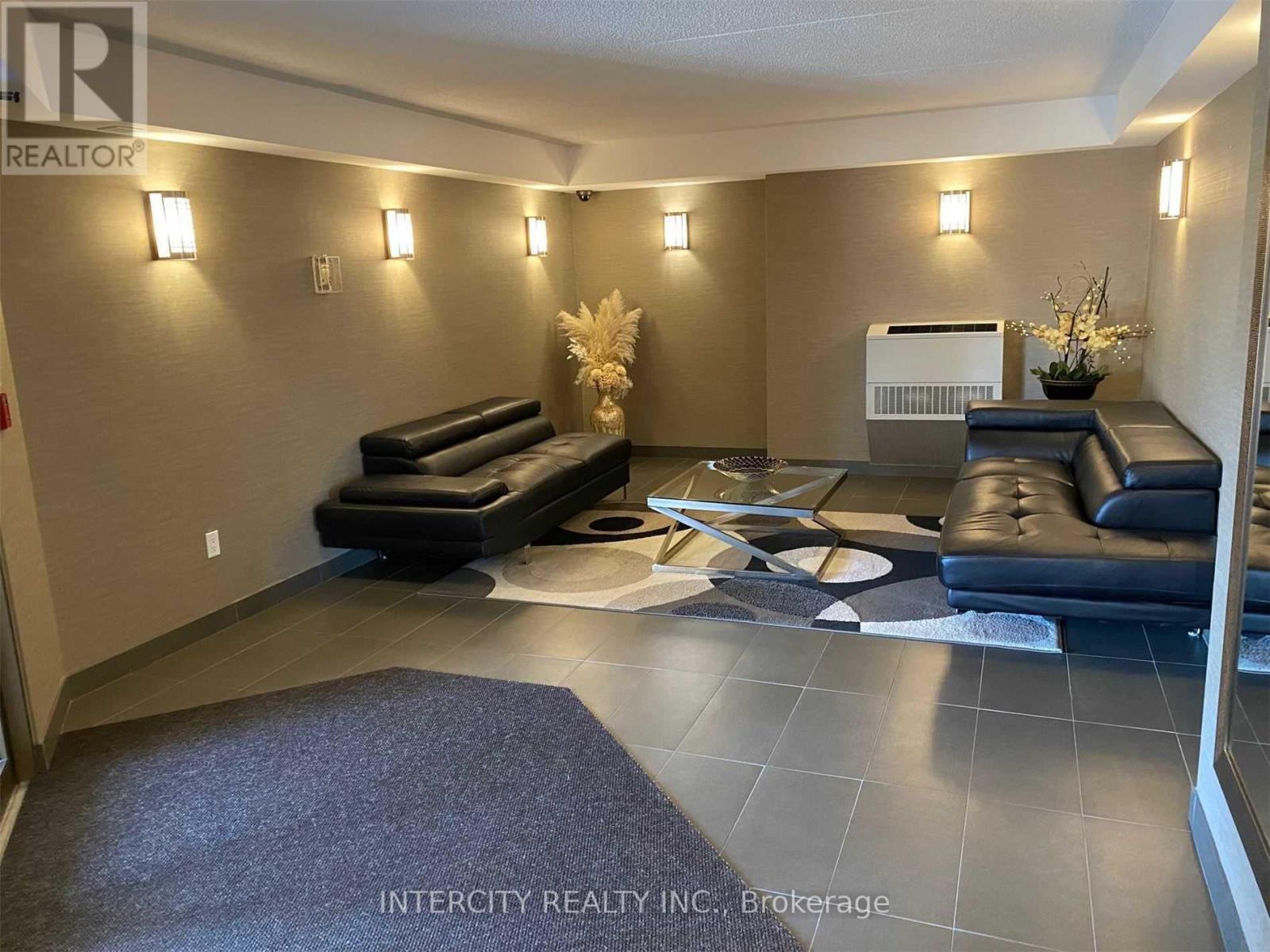 304 - 250 Pine Grove Road, Vaughan, Ontario  L4L 9M6 - Photo 2 - N12554626