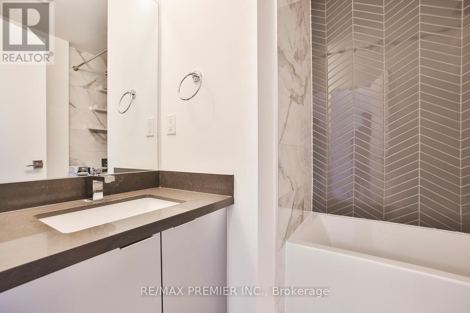 3203 - 2908 Highway 7 Road, Vaughan, Ontario  L4K 0K5 - Photo 24 - N12554660