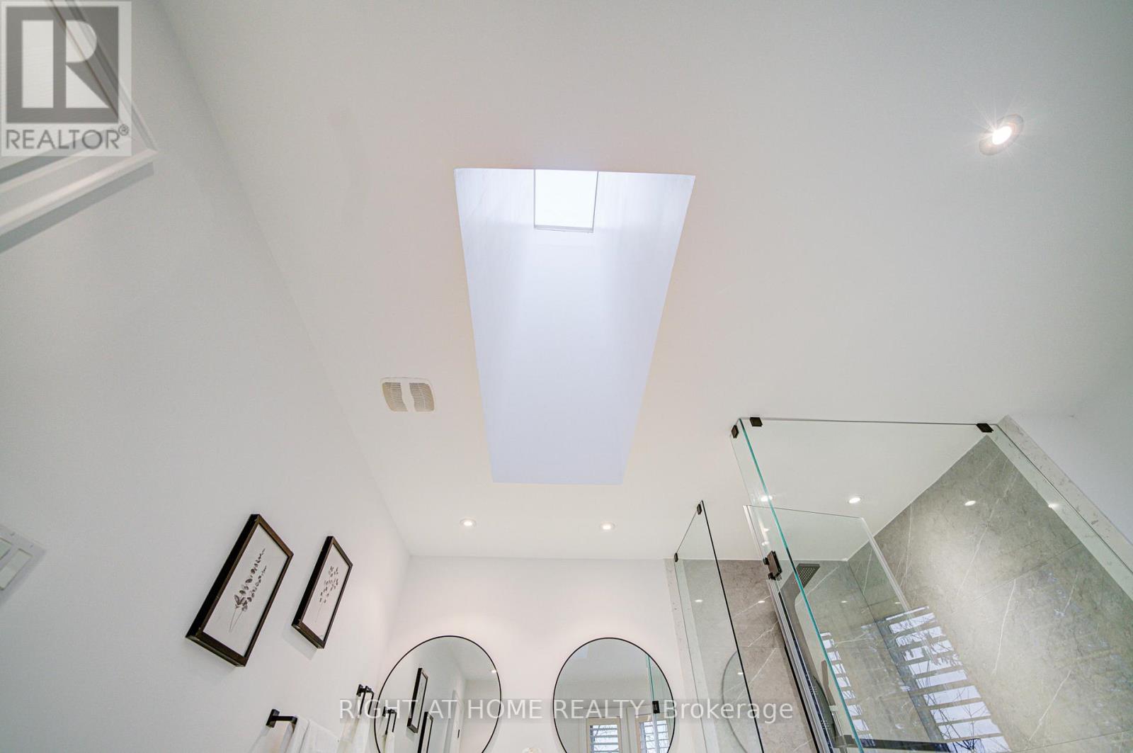 125 Kingsdale Avenue, Toronto, Ontario  M2N 3W5 - Photo 43 - C12459254