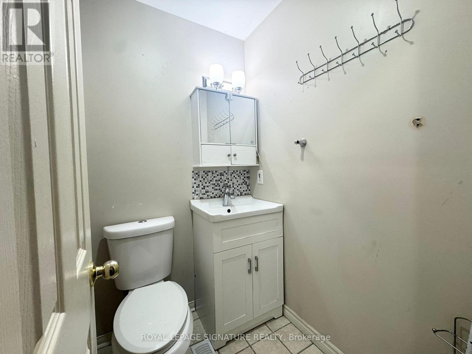 Upper - 13 Southwell Place, Brampton, Ontario  L6Z 4S8 - Photo 23 - W12500660