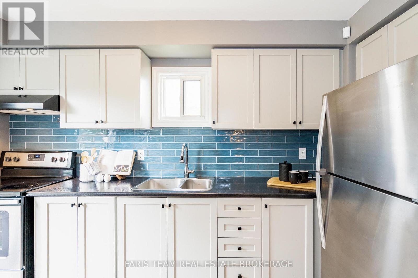 230 Kozlov Street, Barrie, Ontario  L4N 7H6 - Photo 6 - S12554512