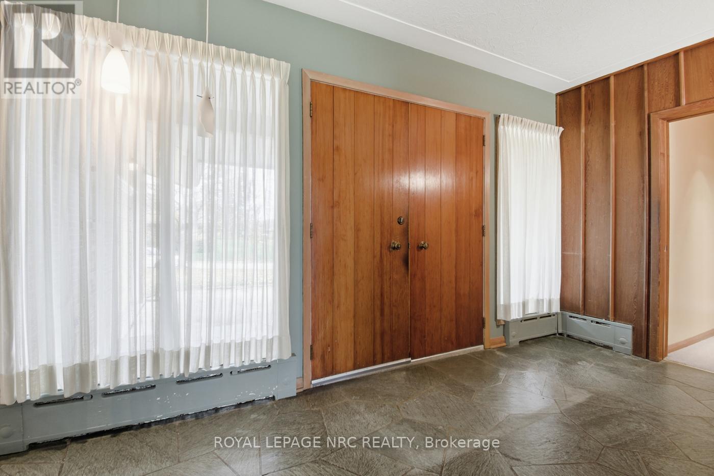 202 Woodside Drive, St. Catharines, Ontario L2T 1X6 - Photo 5 - X12554696