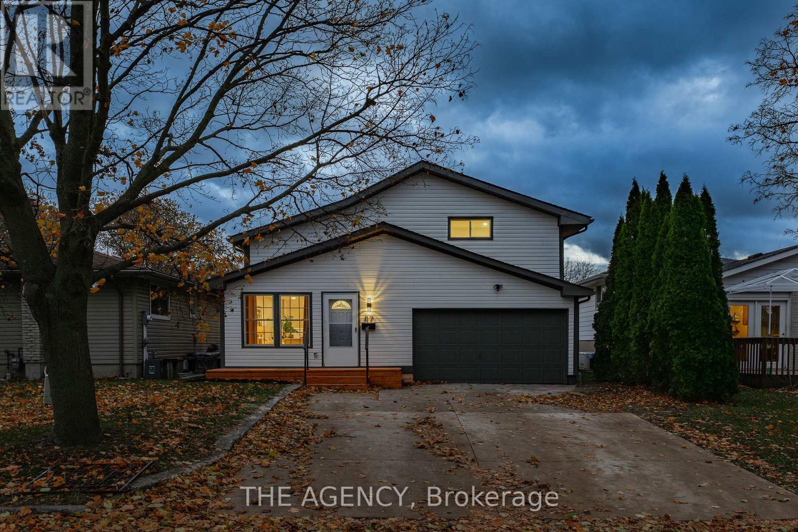 87 Lafayette Drive, St. Catharines, Ontario  L2N 6C5 - Photo 2 - X12554792