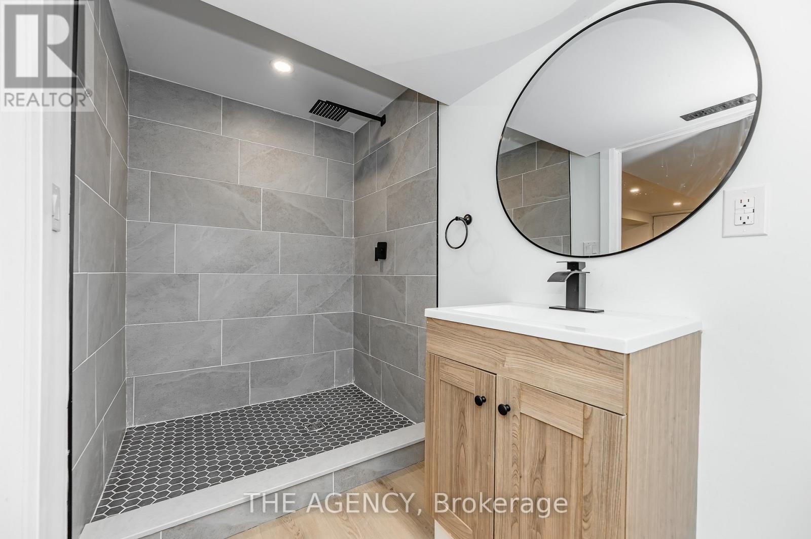 87 Lafayette Drive, St. Catharines, Ontario  L2N 6C5 - Photo 32 - X12554792