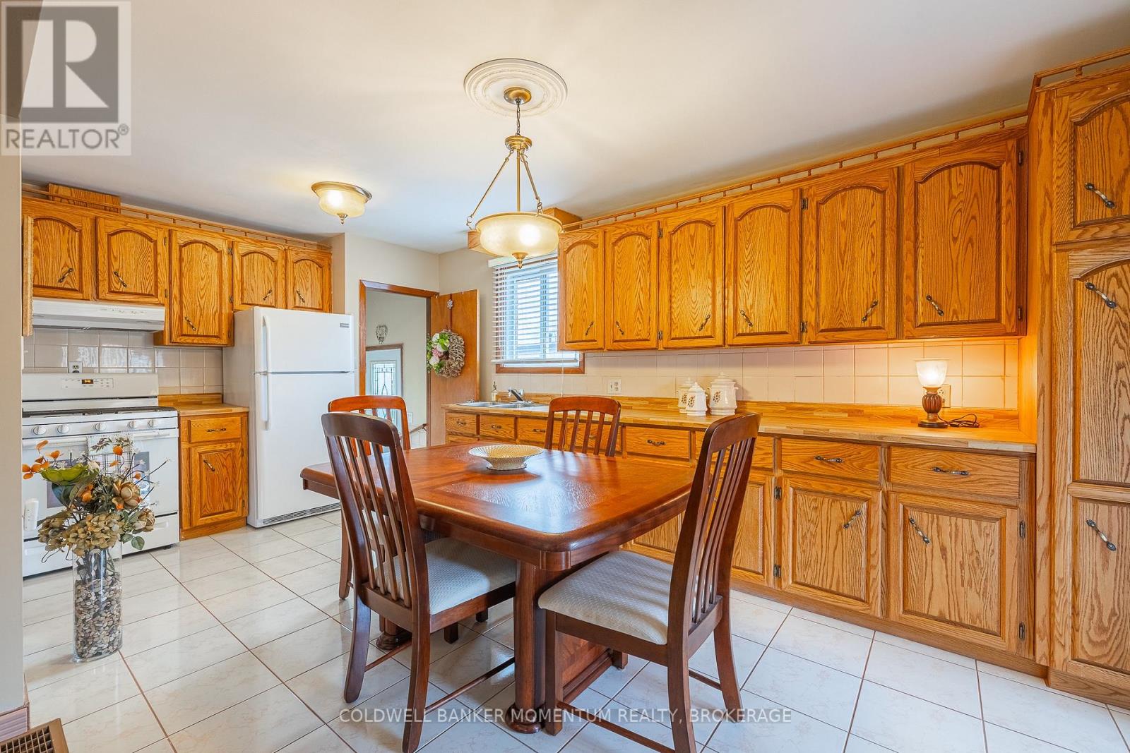 47 Kilgour Avenue, Welland, Ontario  L3C 2P8 - Photo 12 - X12554880