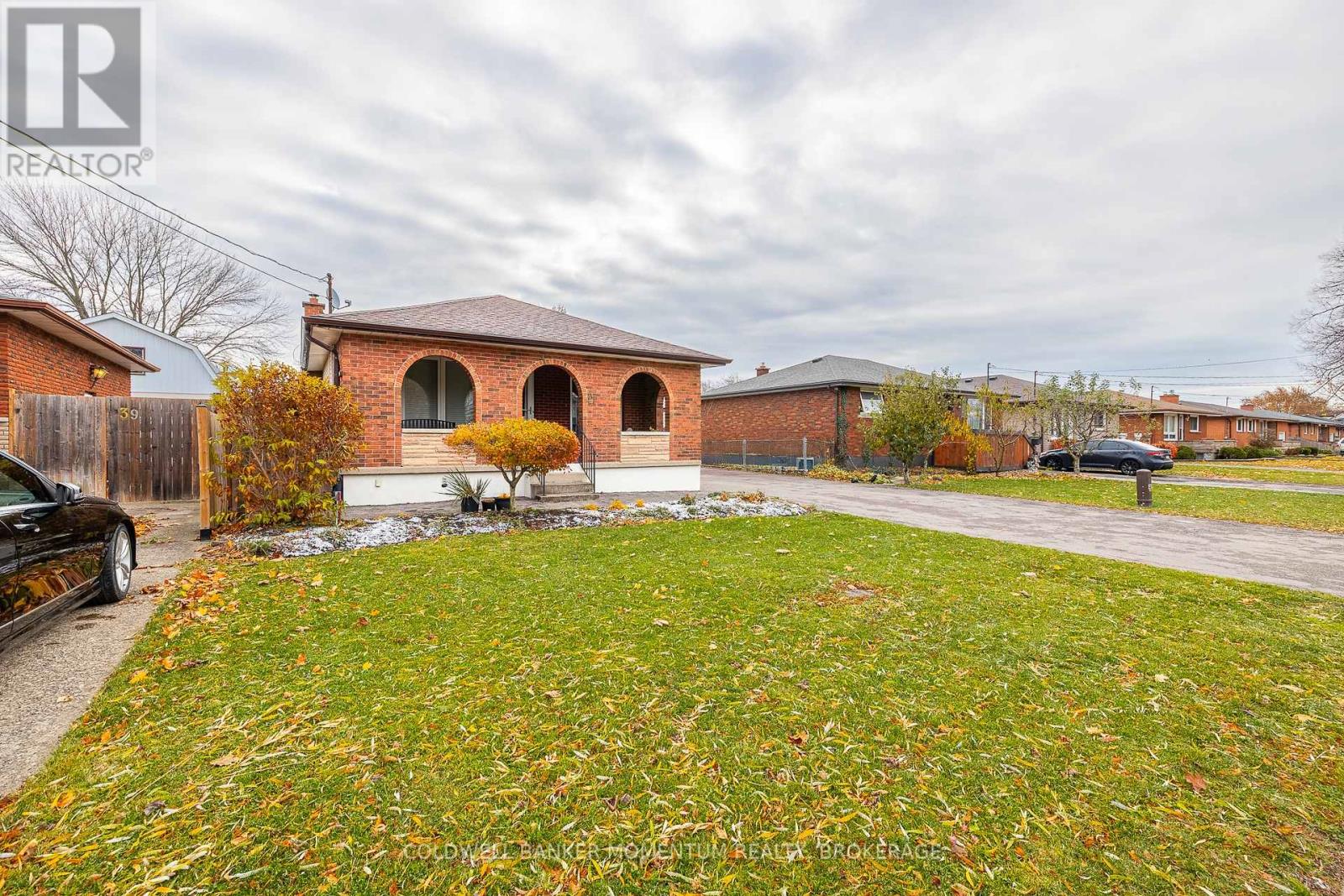 47 Kilgour Avenue, Welland, Ontario  L3C 2P8 - Photo 2 - X12554880