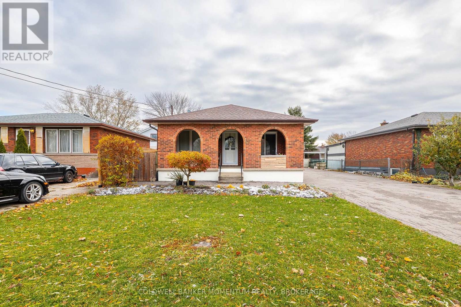 47 Kilgour Avenue, Welland, Ontario  L3C 2P8 - Photo 3 - X12554880