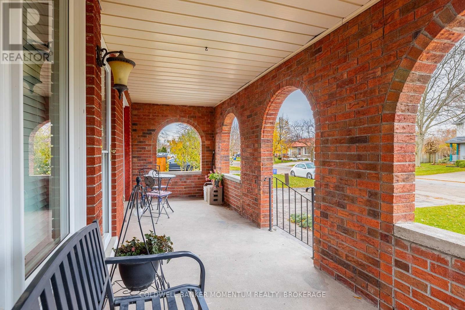 47 Kilgour Avenue, Welland, Ontario  L3C 2P8 - Photo 5 - X12554880