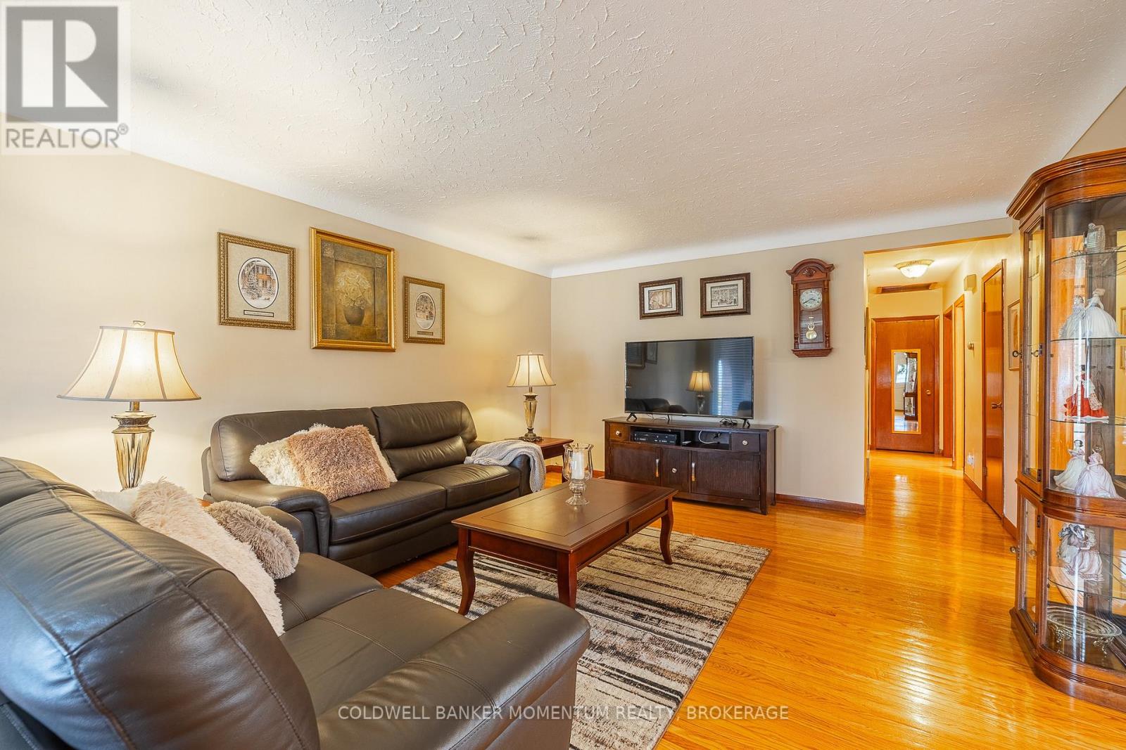 47 Kilgour Avenue, Welland, Ontario  L3C 2P8 - Photo 9 - X12554880