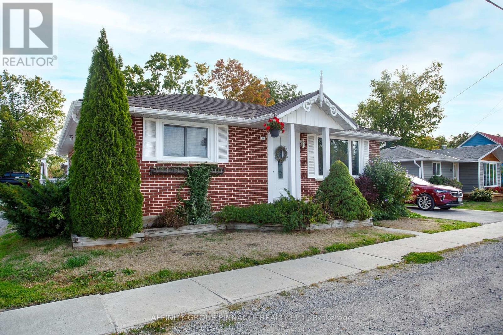 74 William Street, Kawartha Lakes, Ontario  K0M 1A0 - Photo 6 - X12400706