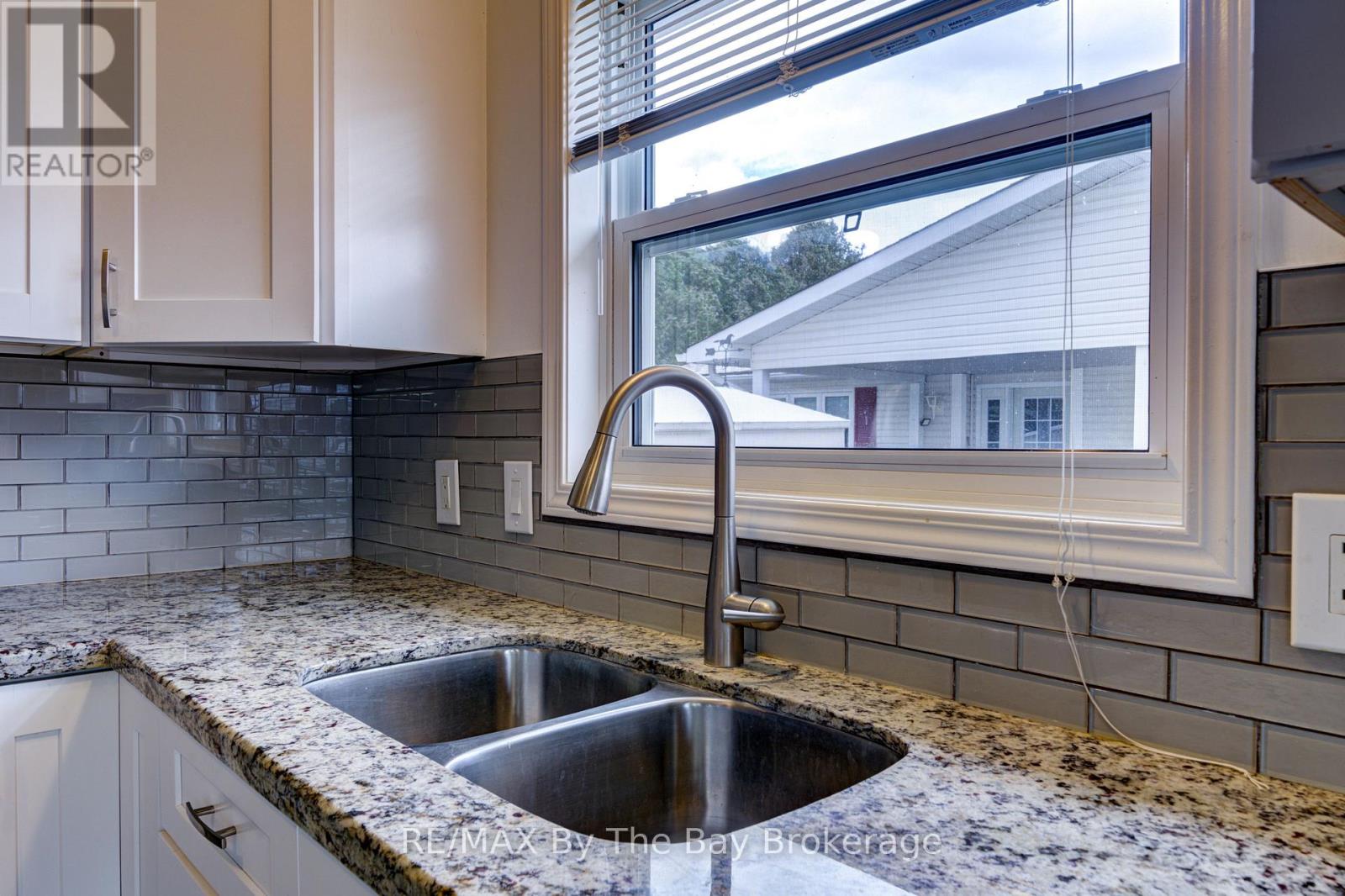 45 Indiana Avenue, Wasaga Beach, Ontario  L9Z 3A8 - Photo 13 - S12554862