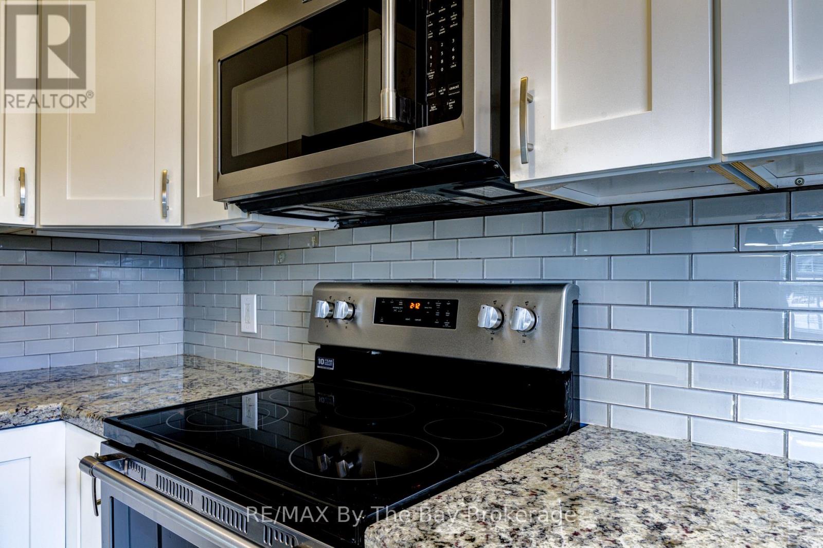 45 Indiana Avenue, Wasaga Beach, Ontario  L9Z 3A8 - Photo 14 - S12554862