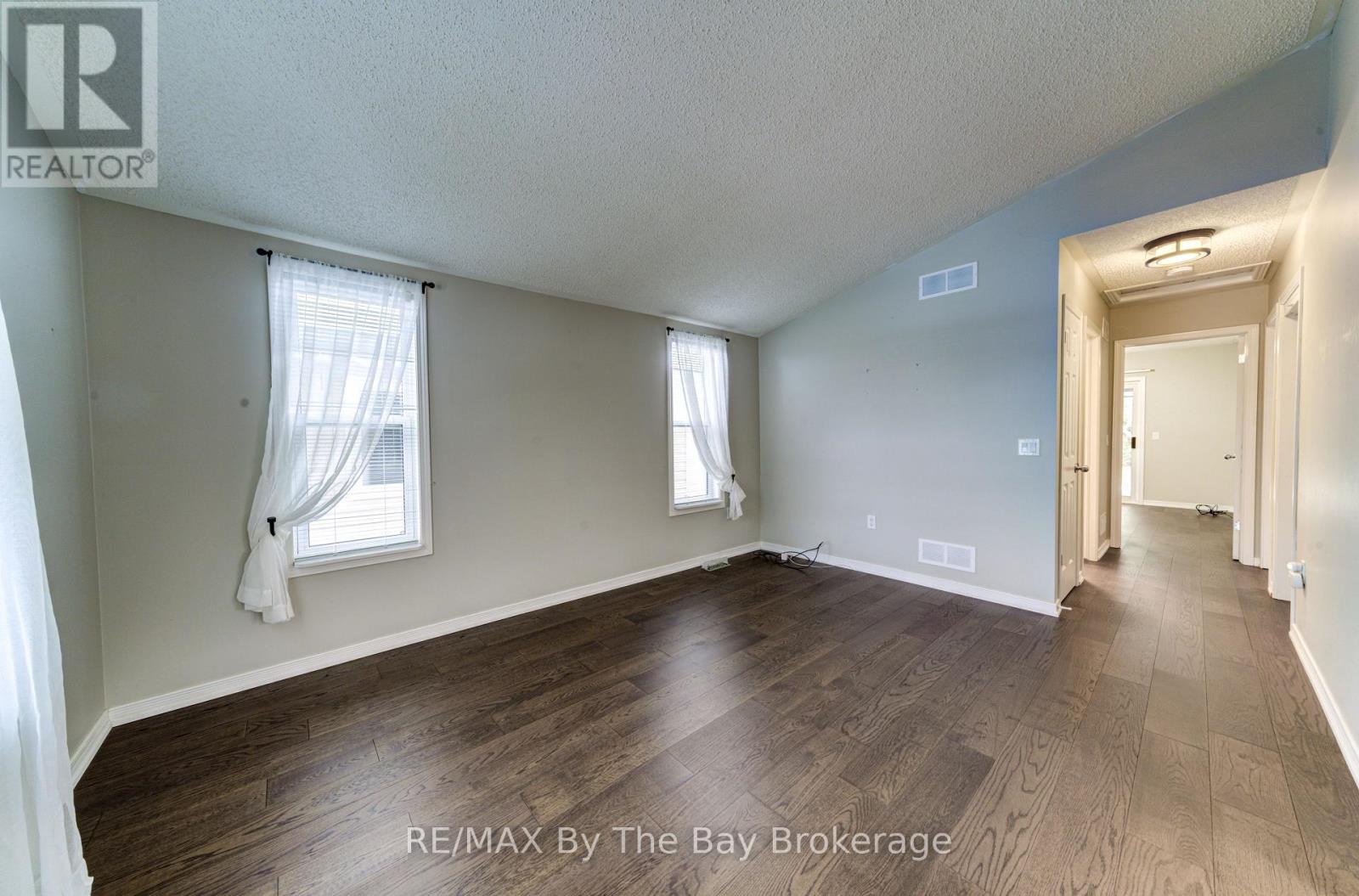 45 Indiana Avenue, Wasaga Beach, Ontario  L9Z 3A8 - Photo 17 - S12554862