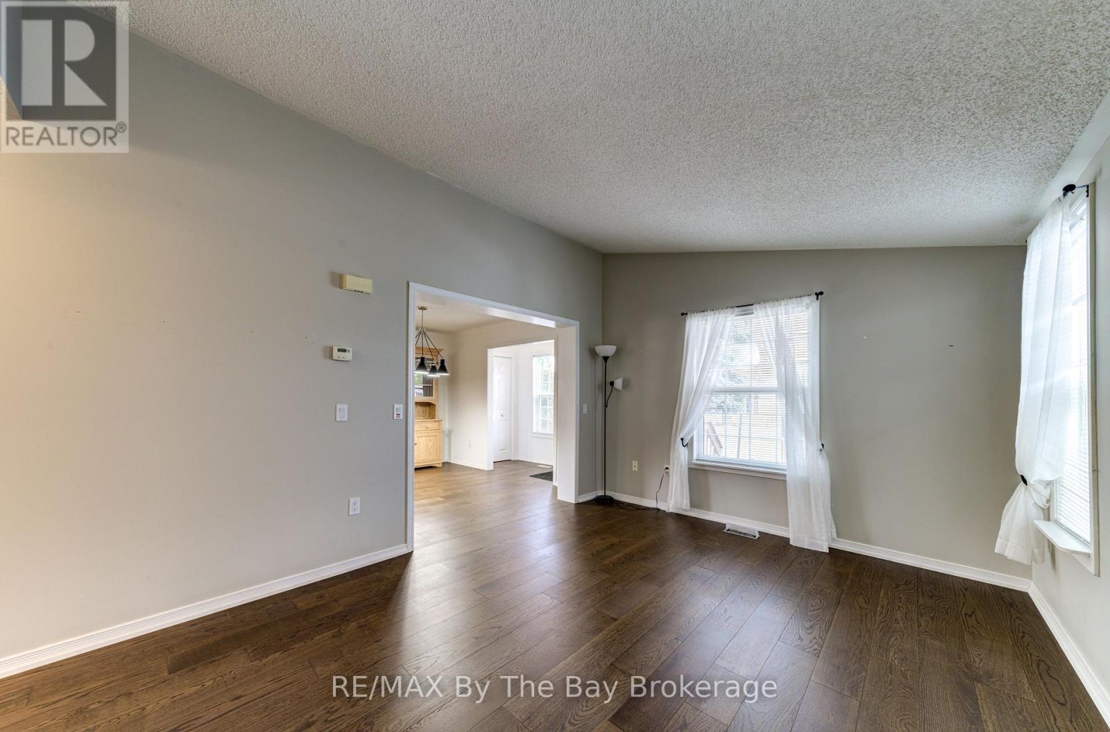 45 Indiana Avenue, Wasaga Beach, Ontario  L9Z 3A8 - Photo 19 - S12554862