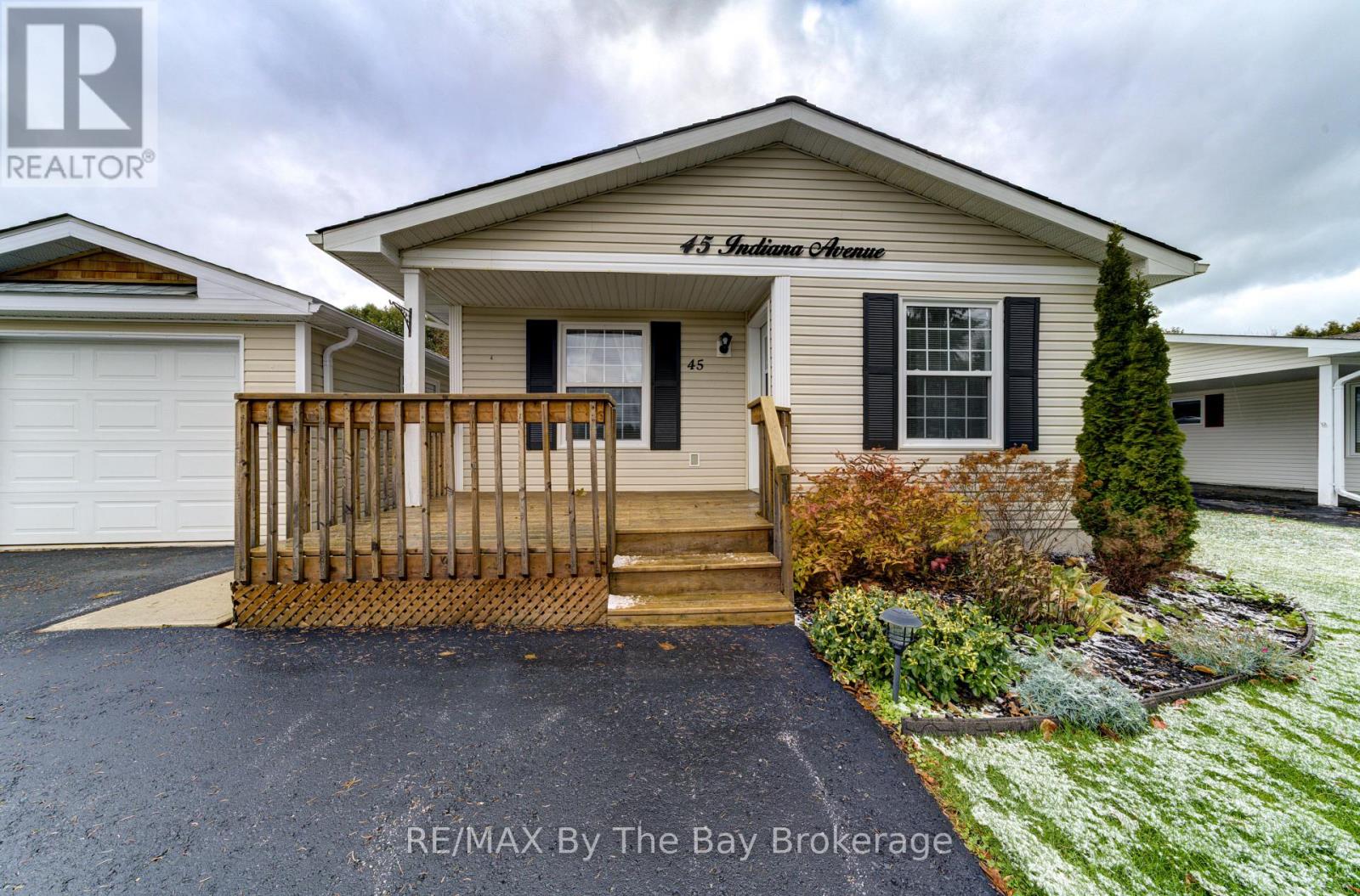 45 Indiana Avenue, Wasaga Beach, Ontario  L9Z 3A8 - Photo 2 - S12554862