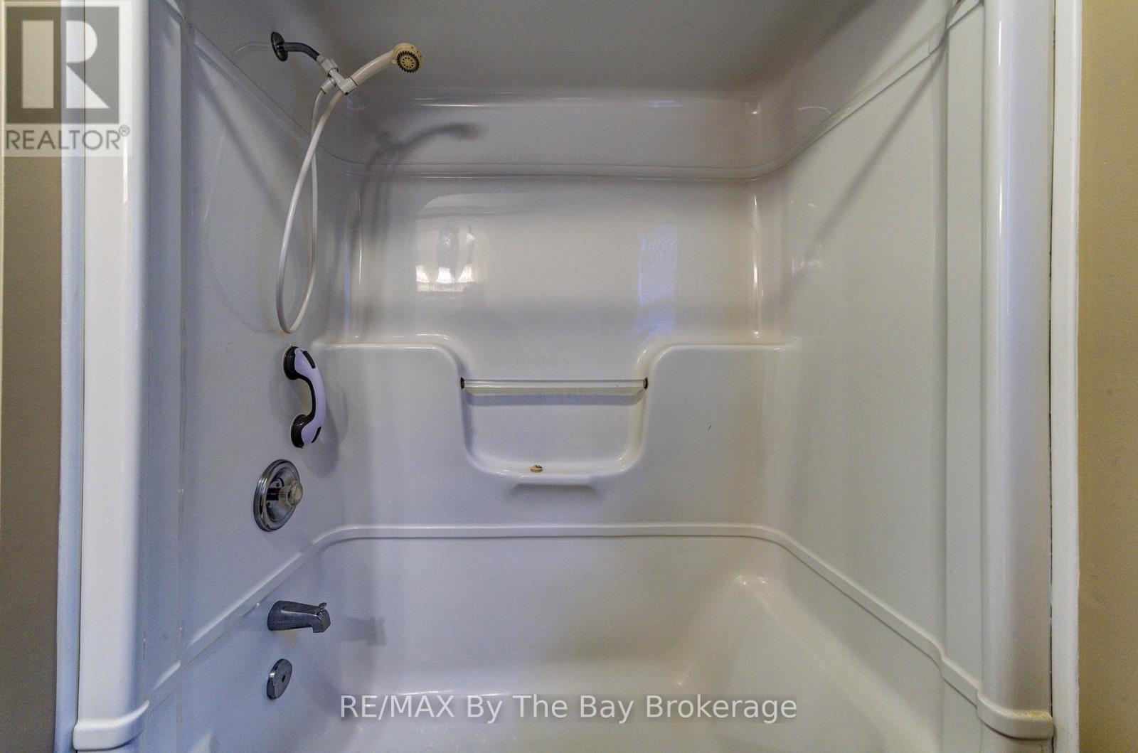 45 Indiana Avenue, Wasaga Beach, Ontario  L9Z 3A8 - Photo 21 - S12554862