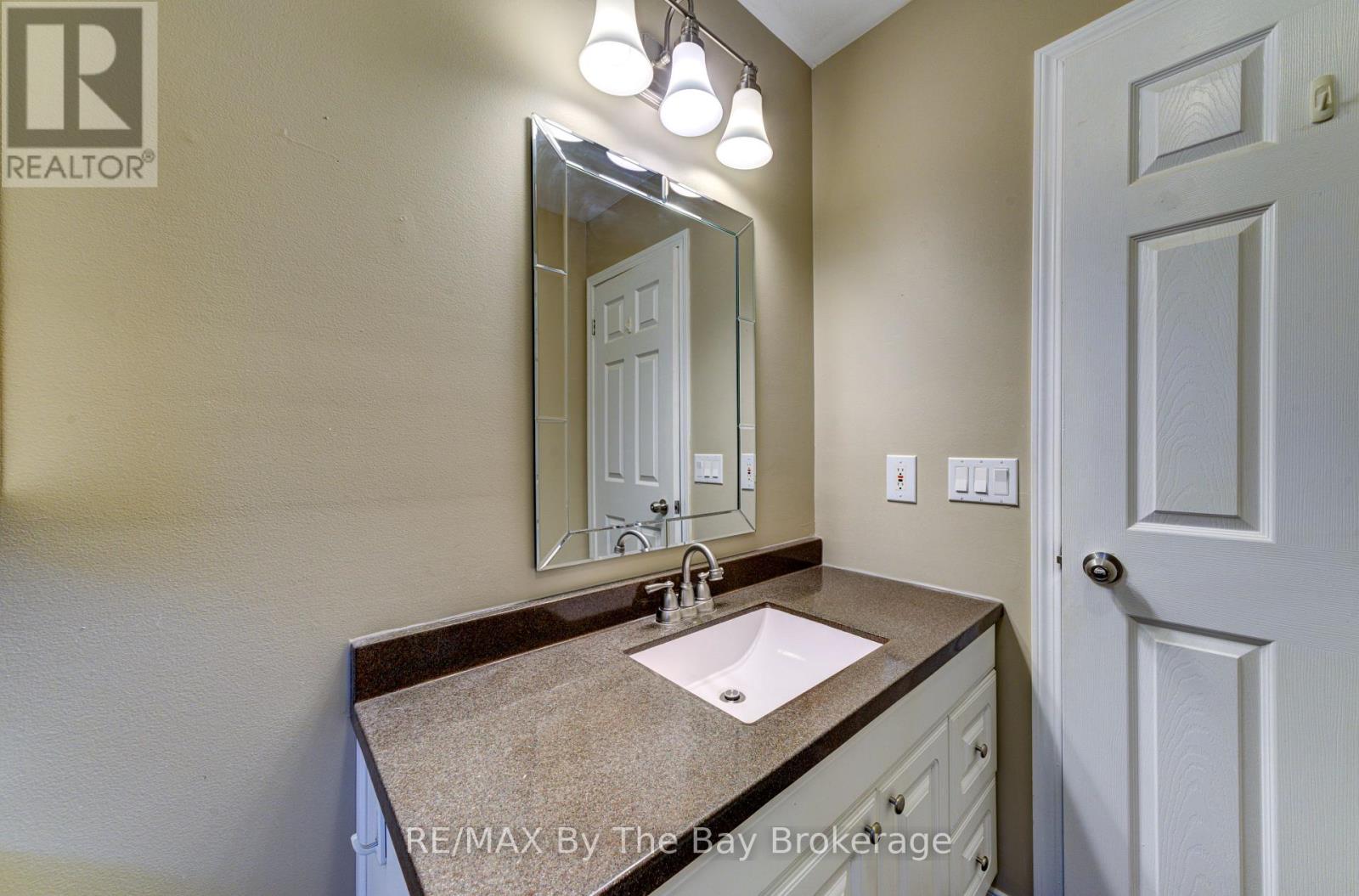 45 Indiana Avenue, Wasaga Beach, Ontario  L9Z 3A8 - Photo 22 - S12554862