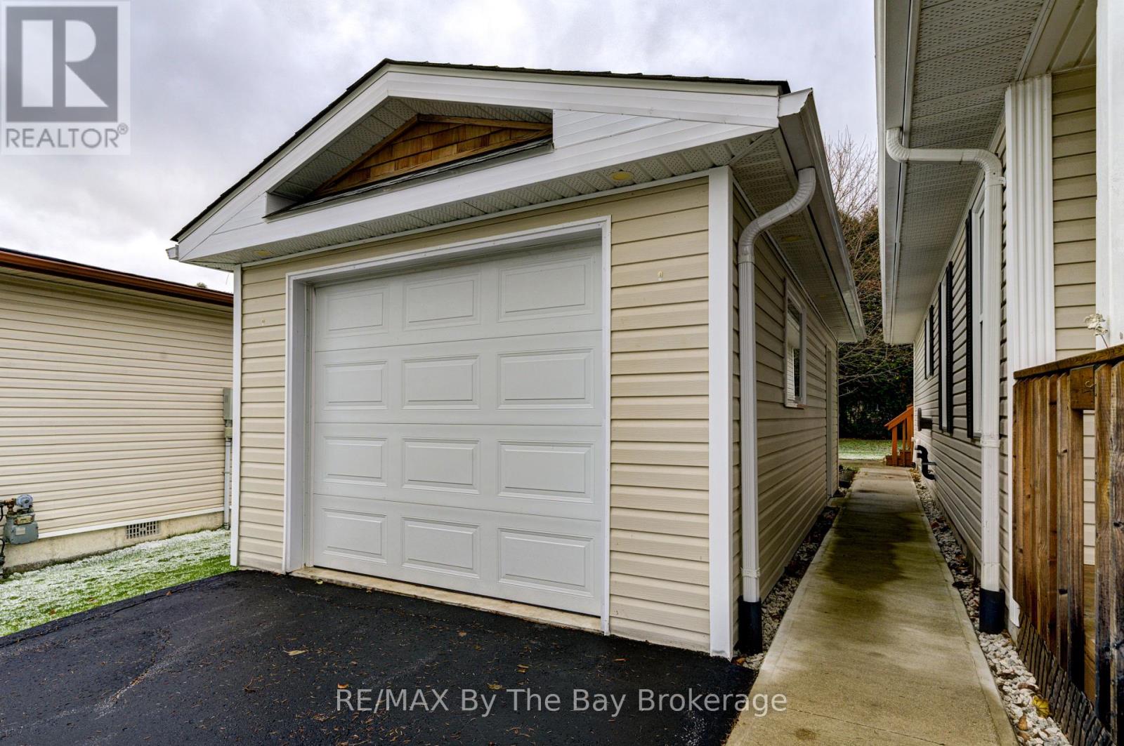 45 Indiana Avenue, Wasaga Beach, Ontario  L9Z 3A8 - Photo 30 - S12554862