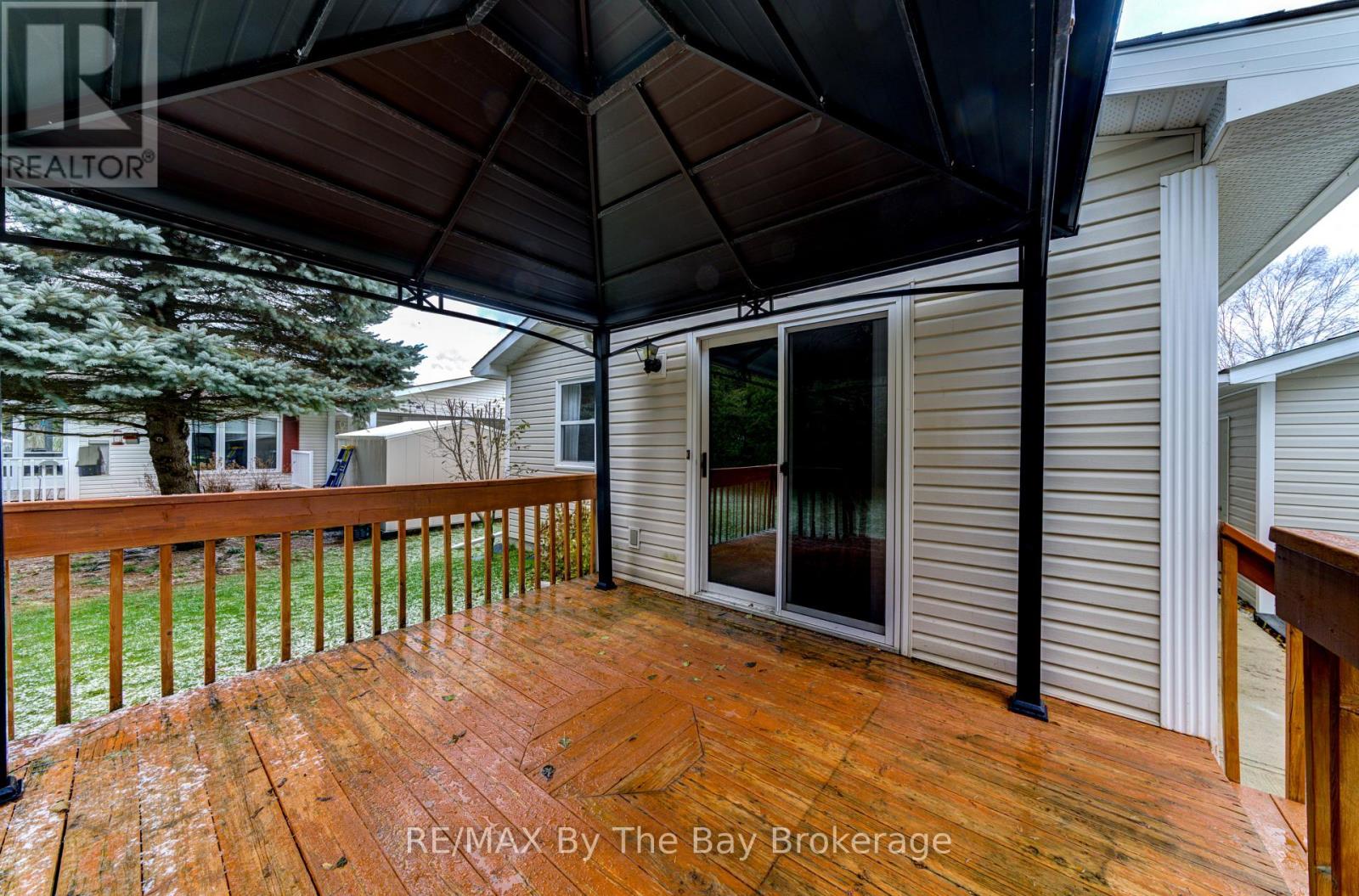 45 Indiana Avenue, Wasaga Beach, Ontario  L9Z 3A8 - Photo 33 - S12554862