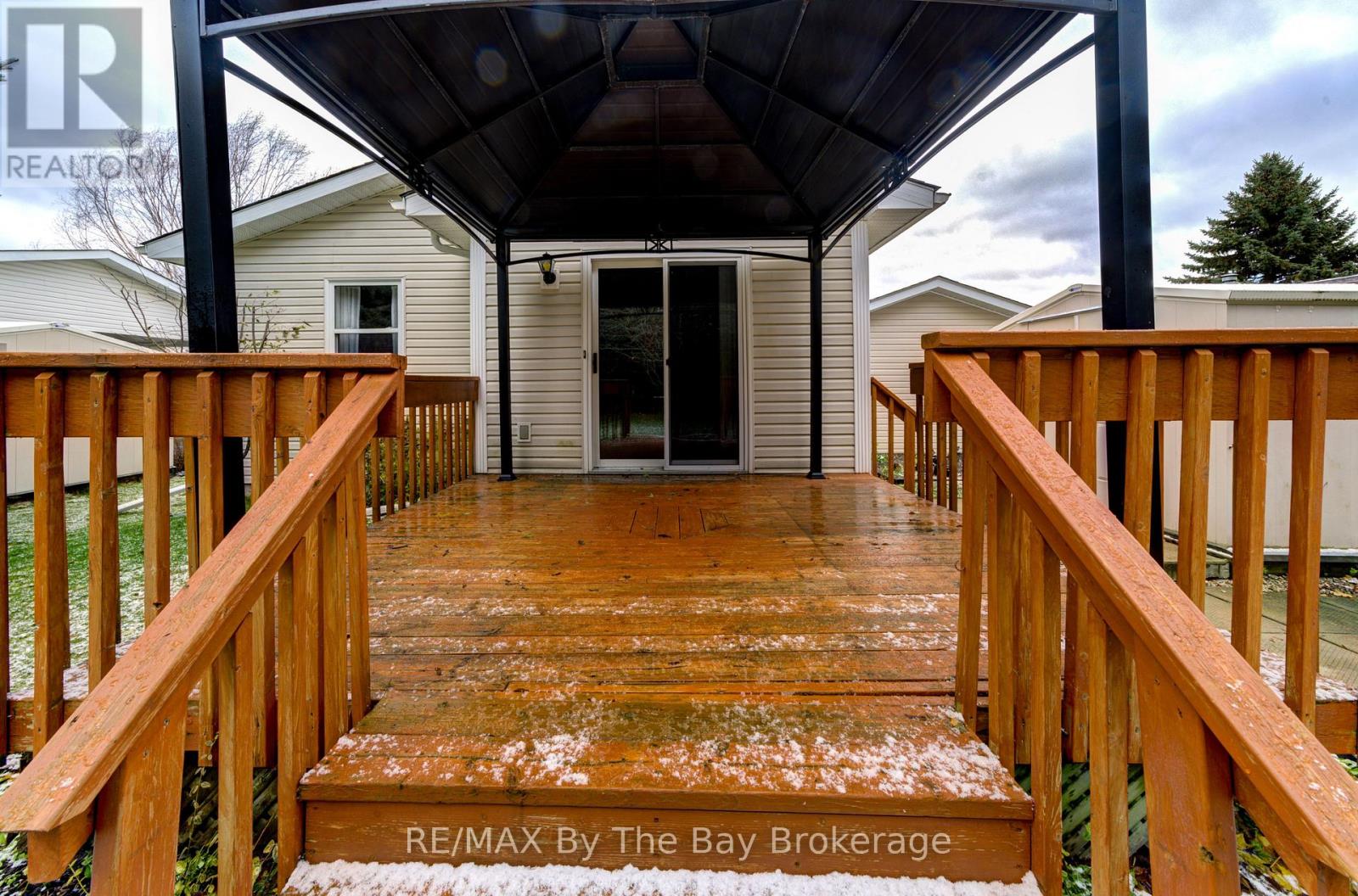 45 Indiana Avenue, Wasaga Beach, Ontario  L9Z 3A8 - Photo 34 - S12554862