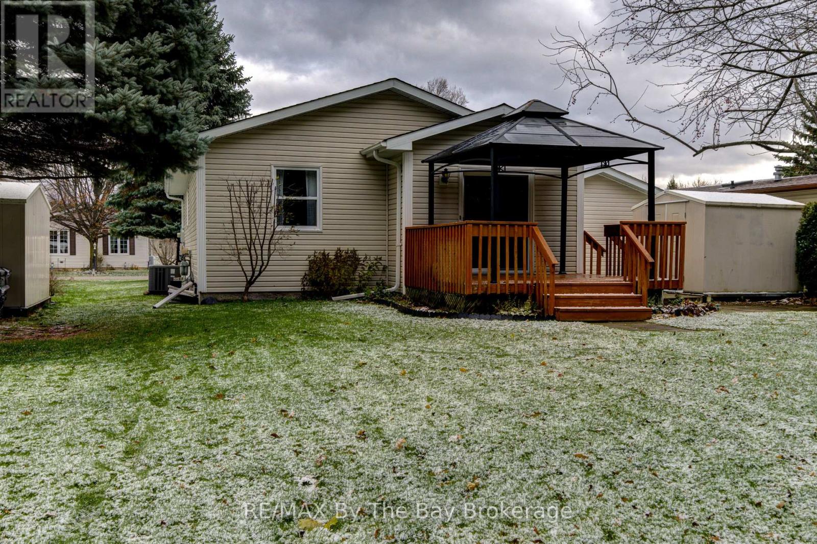 45 Indiana Avenue, Wasaga Beach, Ontario  L9Z 3A8 - Photo 37 - S12554862