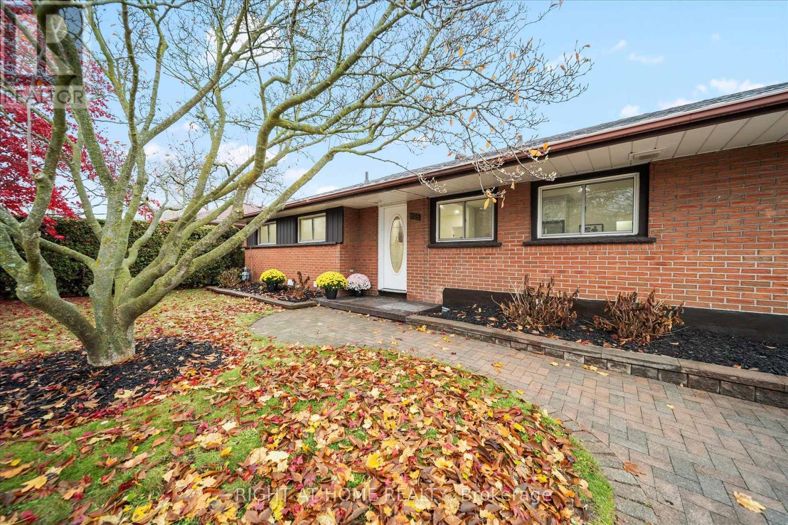 625 Central Park Boulevard N, Oshawa, Ontario  L1G 6A5 - Photo 3 - E12554672