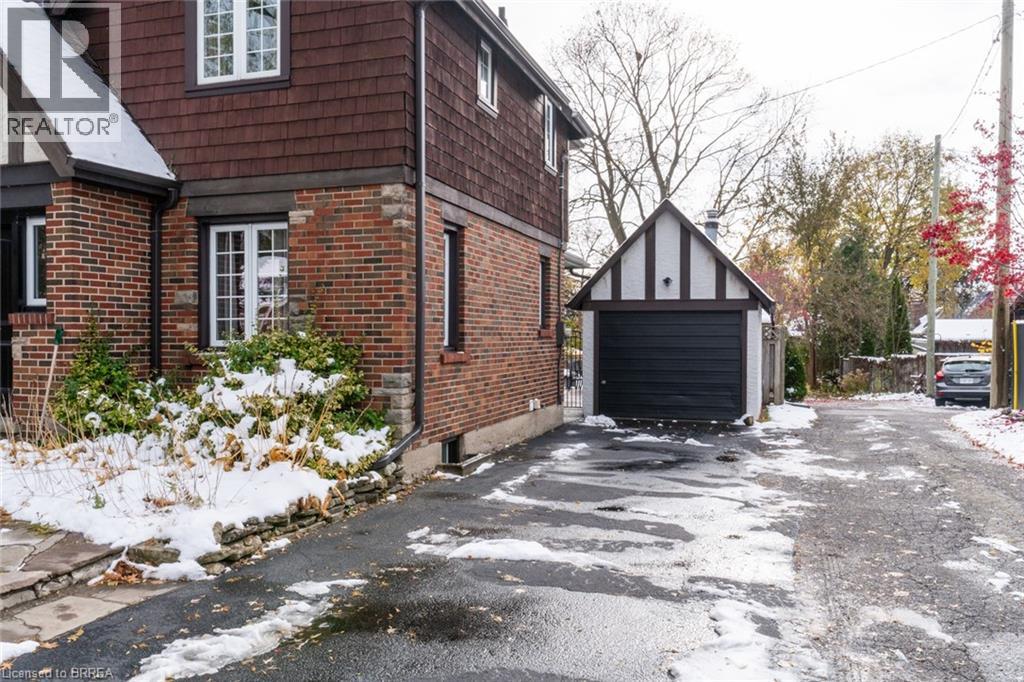 24 Lincoln Avenue, Brantford, Ontario N3T 4S4 - Photo 4 - 40787819