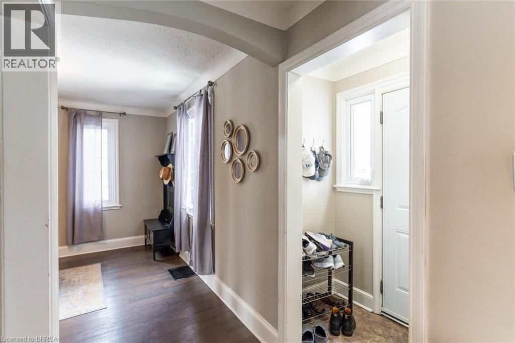 24 Lincoln Avenue, Brantford, Ontario N3T 4S4 - Photo 13 - 40787819