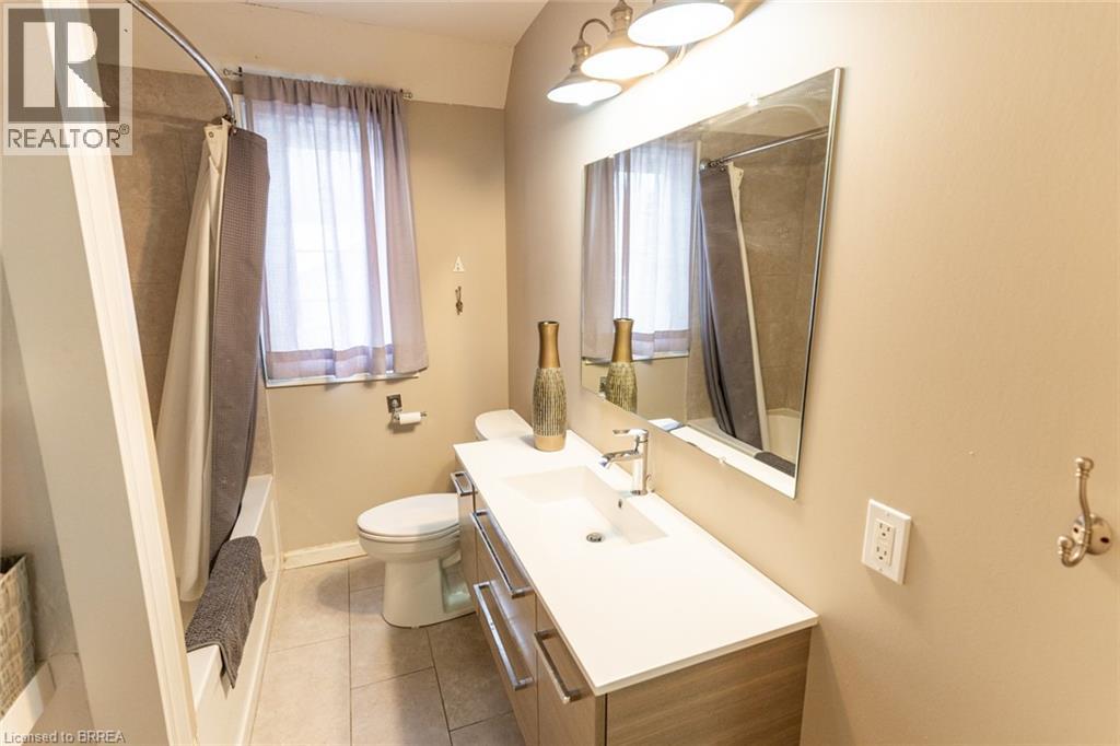 24 Lincoln Avenue, Brantford, Ontario N3T 4S4 - Photo 27 - 40787819