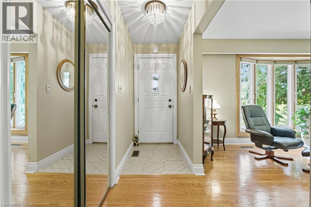 894 Bishop Place, Ancaster, Ontario  L9G 3E5 - Photo 5 - 40768783