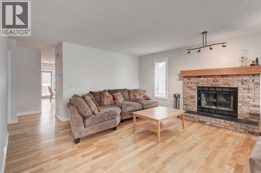 405 2 Avenue Nw, Diamond Valley, Alberta  T0L 0H0 - Photo 2 - A2254643