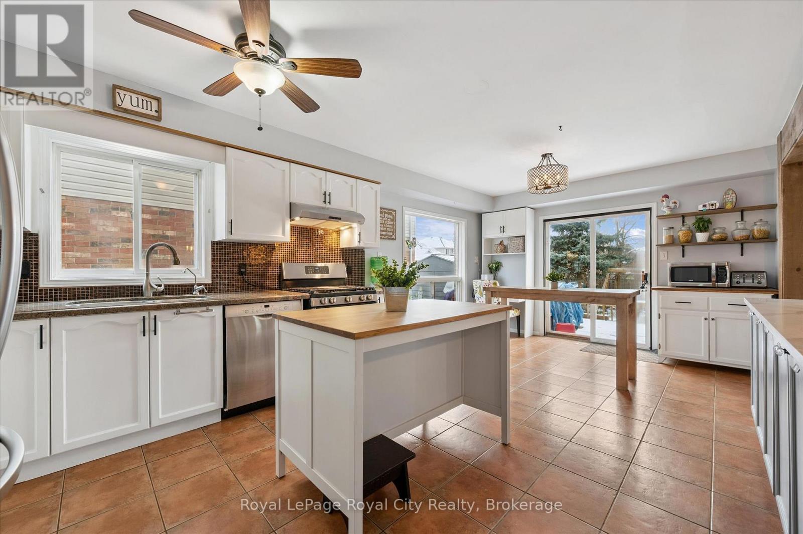 6 Berry Drive, Guelph, Ontario  N1C 1G8 - Photo 12 - X12554774